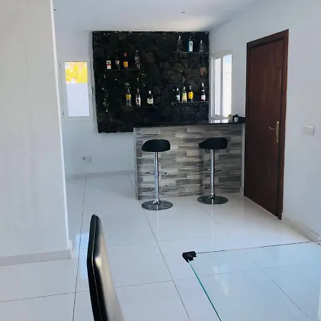 Villa Sunny Side With Private Heated Pool וילה
